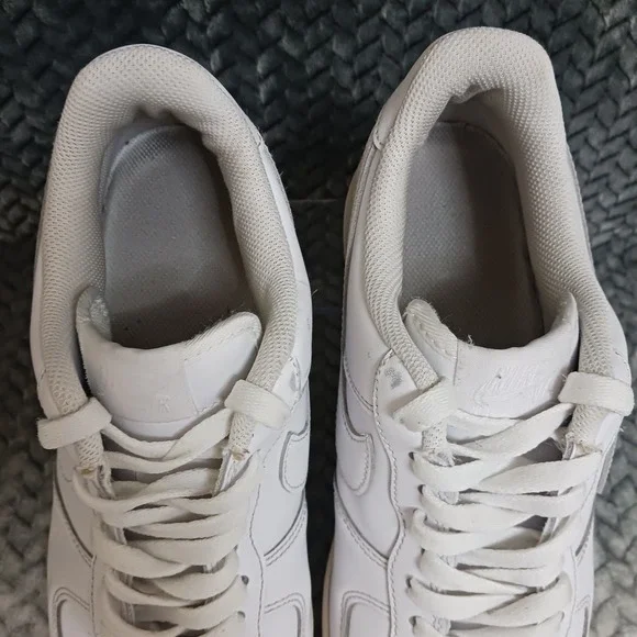 Nike Air Force 1 '07 Low Triple White Men's Athletic Shoes Sneakers Sz 9.5 - Picture 6 of 16